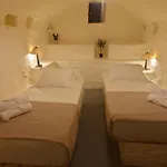 Krialianika House דירה