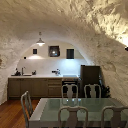 Krialianika House